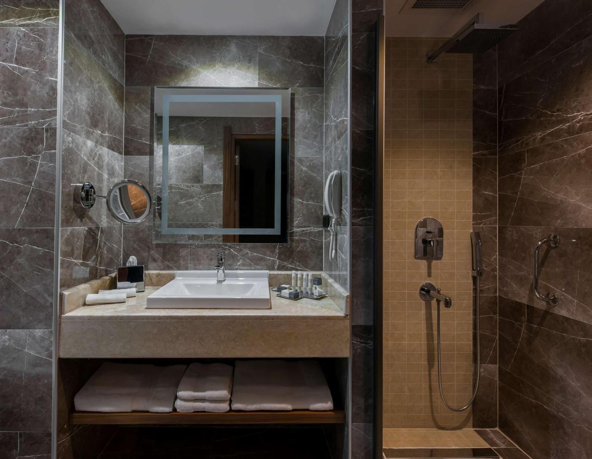 Doubletree By Hilton Elazig Ξενοδοχείο Εξωτερικό φωτογραφία